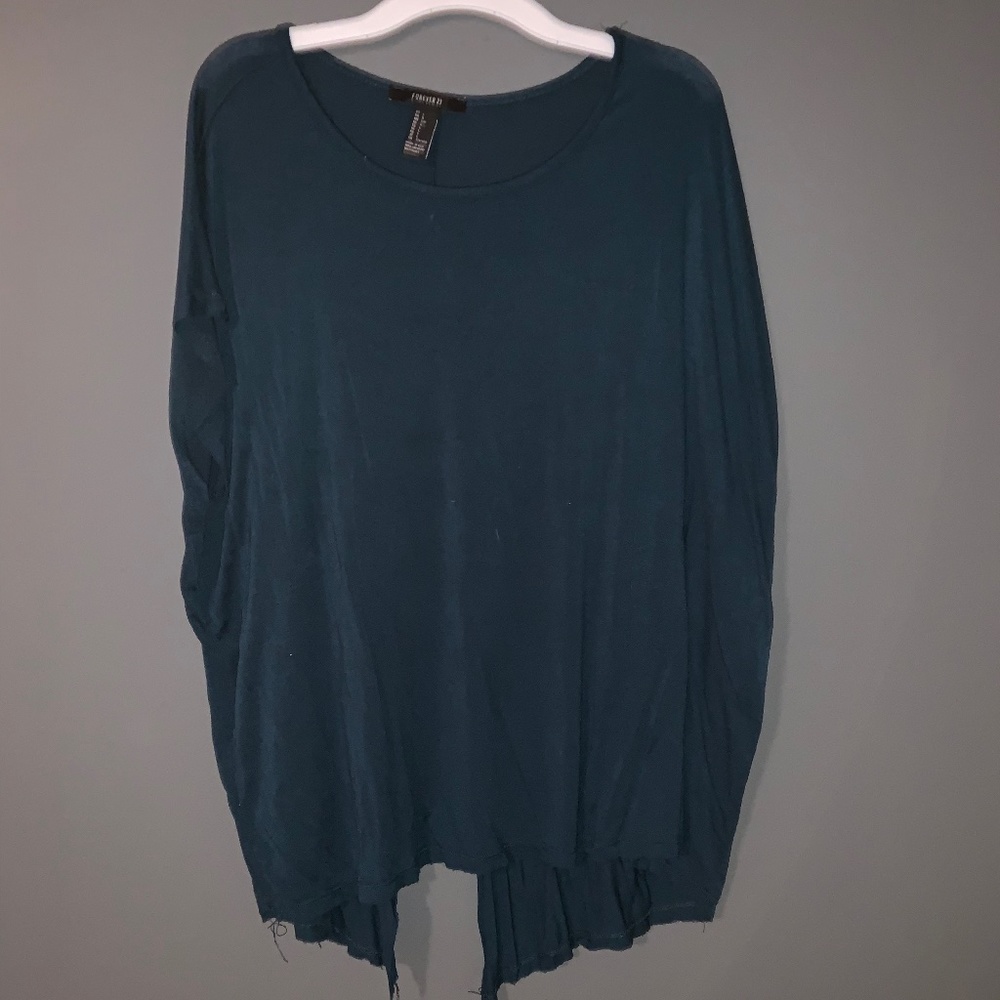 Slit back top